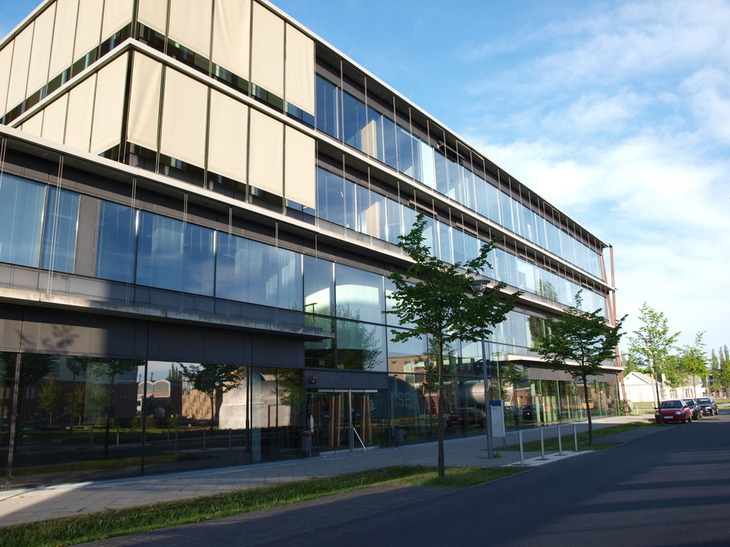 Physikinstitut der HU-Berlin.jpg